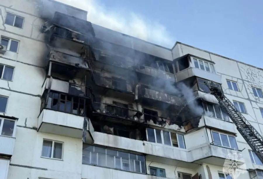 Çoxmərtəbəli binada yanğın: 16 nəfər xilas edildi