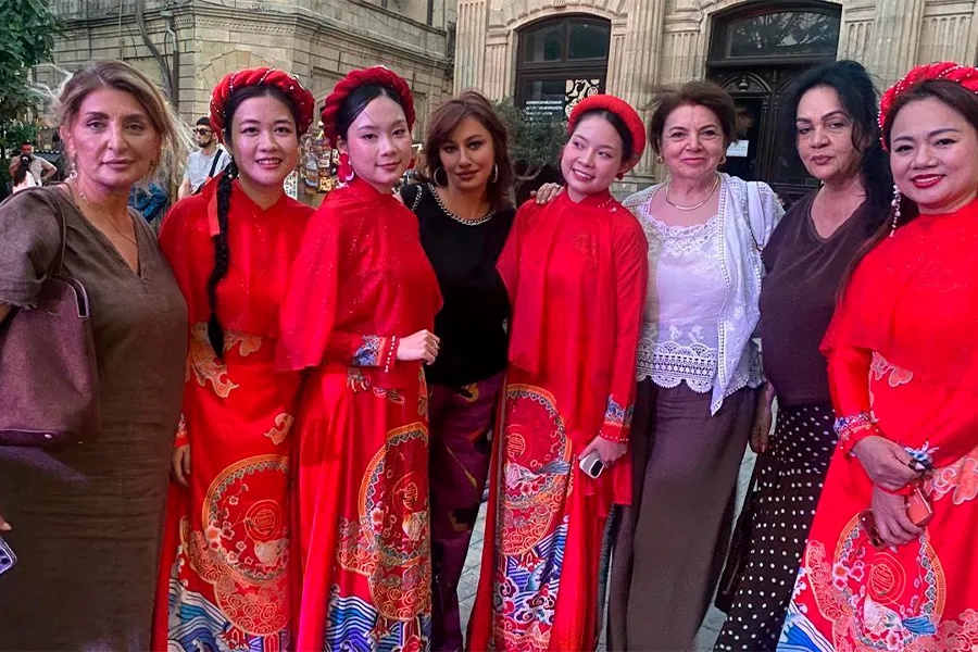 İçərişəhərdən Hanoya uzanan dostluq: Elmira Məhəddinlinin rəhbərlik etdiyi heyət Vyetnam səfiri ilə görüşdü