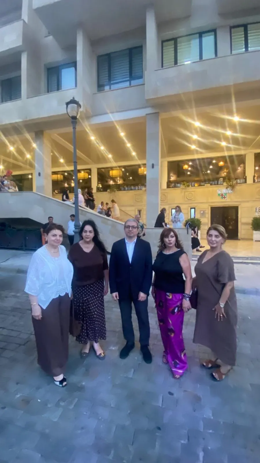 İçərişəhərdən Hanoya uzanan dostluq: Elmira Məhəddinlinin rəhbərlik etdiyi heyət Vyetnam səfiri ilə görüşdü — 1