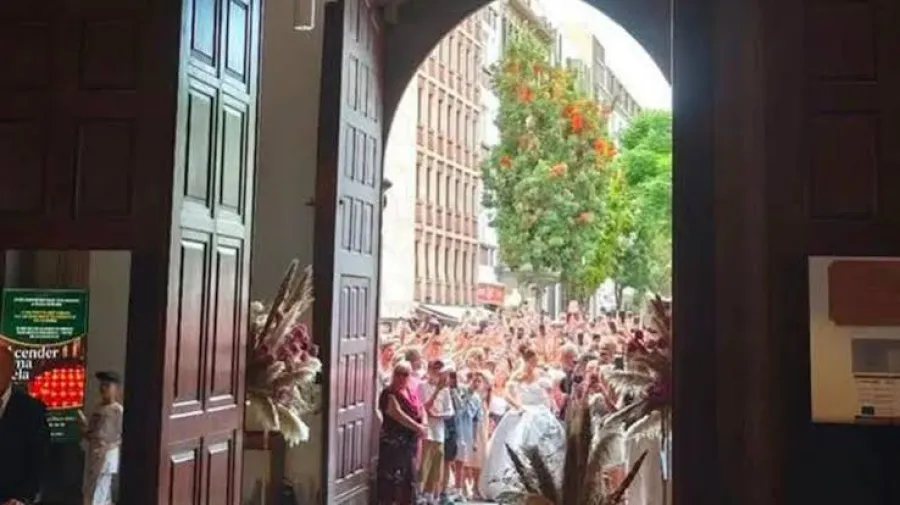 Ronaldo fanatları səhvən başqa cütlüyün toyuna gəlib xaos yaratdılar — 1