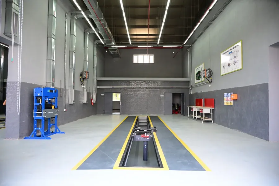 İlham Əliyev Naxçıvanda yeni elektrik avtobuslarına baxdı - YENİLƏNDİ — 2