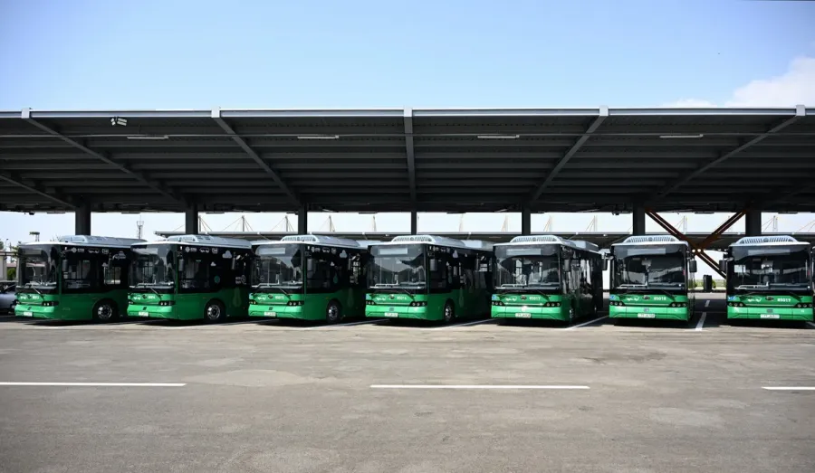 İlham Əliyev Naxçıvanda yeni elektrik avtobuslarına baxdı - YENİLƏNDİ — 12