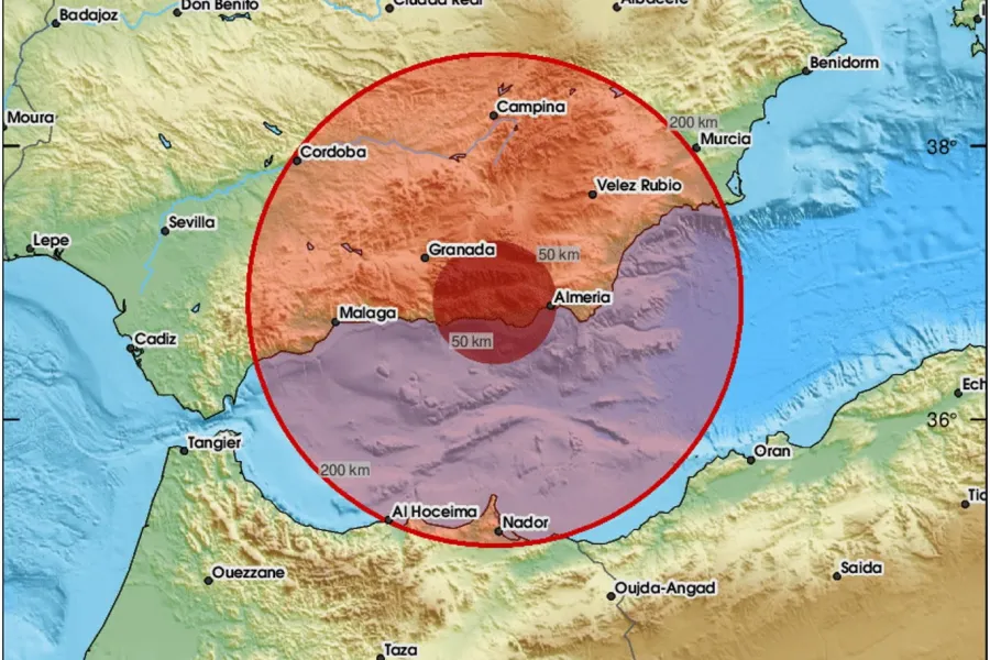 İspaniyada zəlzələ -  Evlərə və maşınlara ziyan dəydi - VİDEO