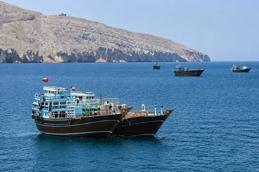 BƏƏ: İran Hörmüzdə dəniz piratçılığı ilə məşğuldur