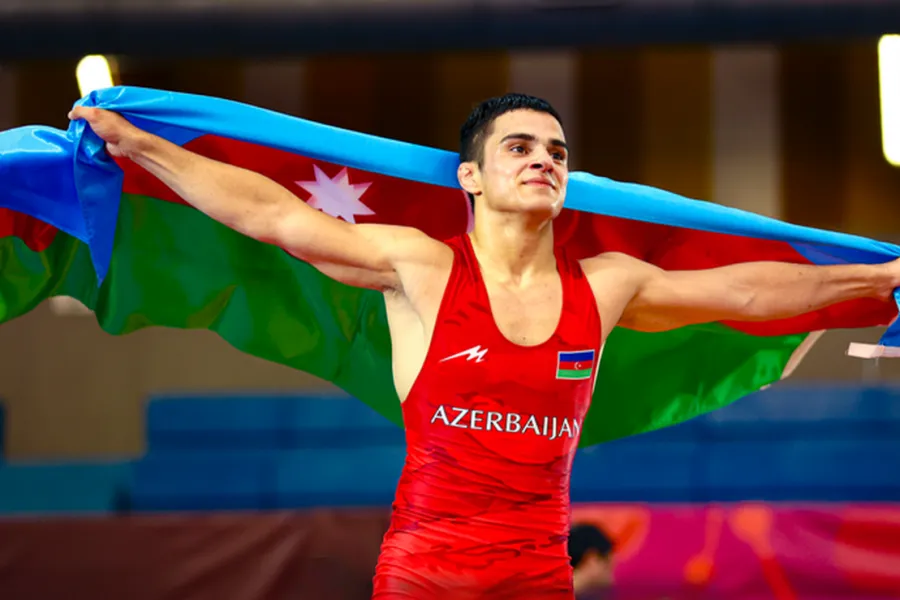 Ayxan Cavadov finala vəsiqə qazandı