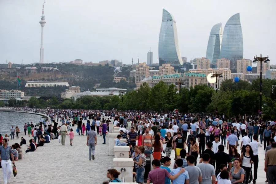 Gələcək üçün təhlükə siqnalı: Azərbaycanda əhalinin artımı sürətlə zəifləyir 