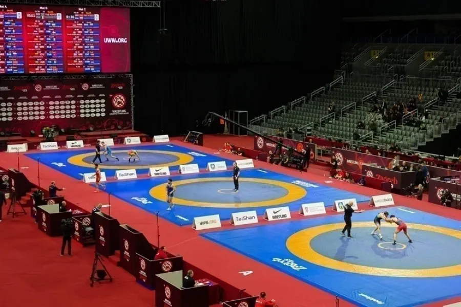 Bratislavada Azərbaycan fırtınası: iki qadın güləşçimiz yarımfinala çıxdı!