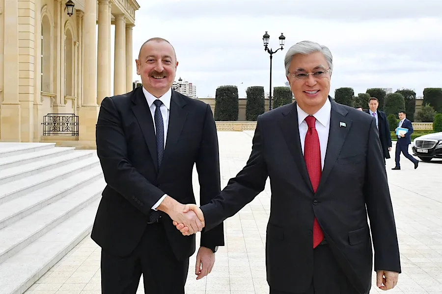 İlham Əliyevdən Tokayevə TƏBRİK