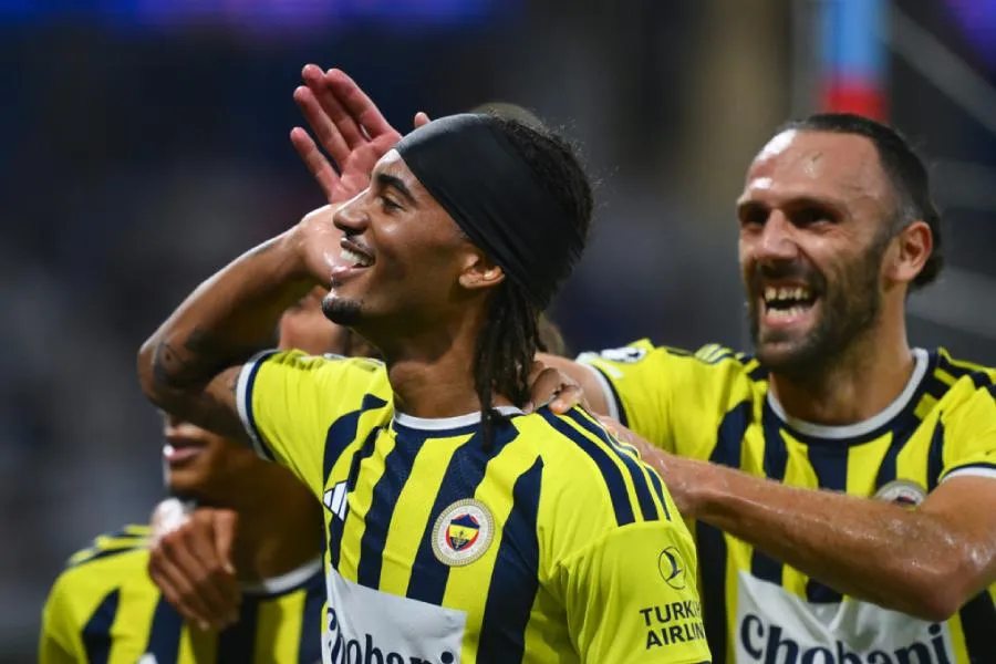 "Fənərbağça" 18 ildən sonra Çempionlar Liqasının əsas mərhələsinə vəsiqə qazandı