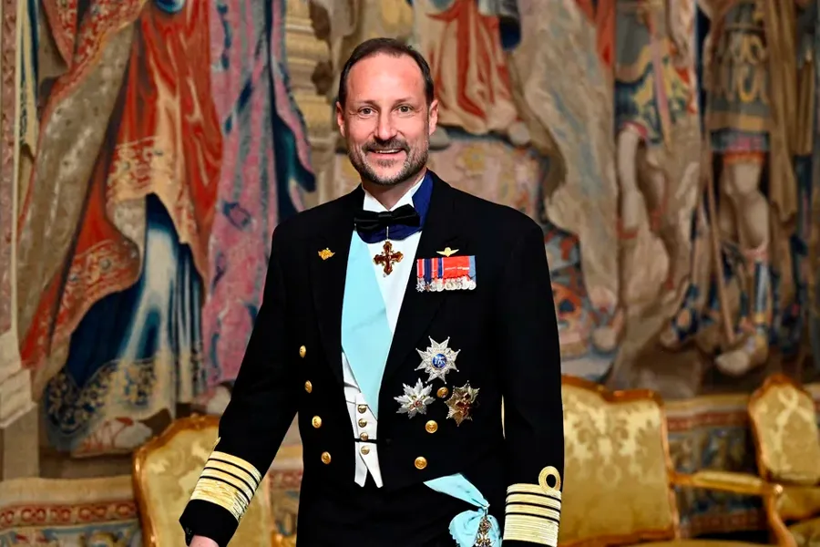 Vəliəhd şahzadə Hokon Norveçin yeni kralı oldu