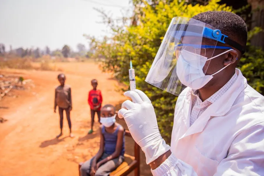 Ebolaya qarşı ilk vaksinasiya başladı – 50 min doza gətirildi
