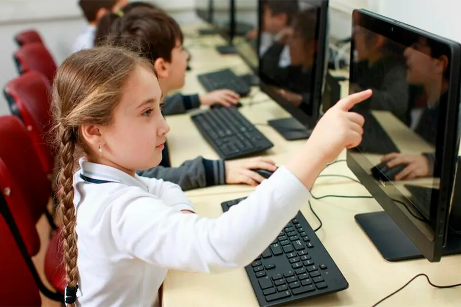 Şagirdlərin yerdəyişməsi prosesi dayandırılır