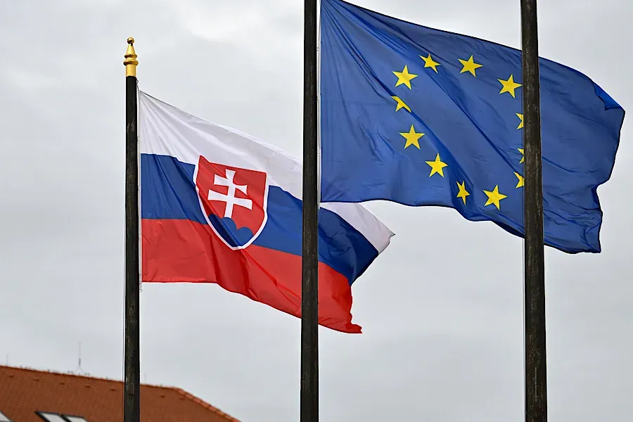 Brussels wanted a one-year extension of sanctions, but Slovakia blocked it