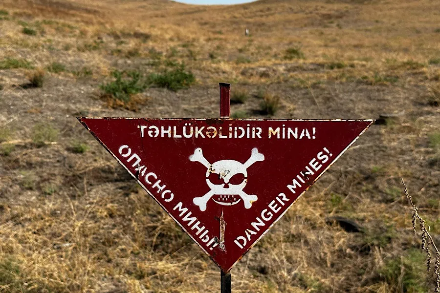 Ağdamda traktor minaya düşdü - YENİLƏNDİ