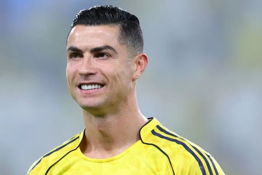 Ronaldu “Əziyyətin bəhrəsi olur” sözləri ilə 979-cu qolunu qeyd etdi