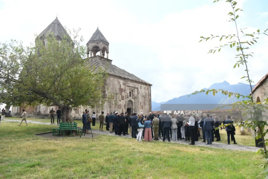 Xarici diplomatlar Ağdərədə monastırı ziyarət etdi