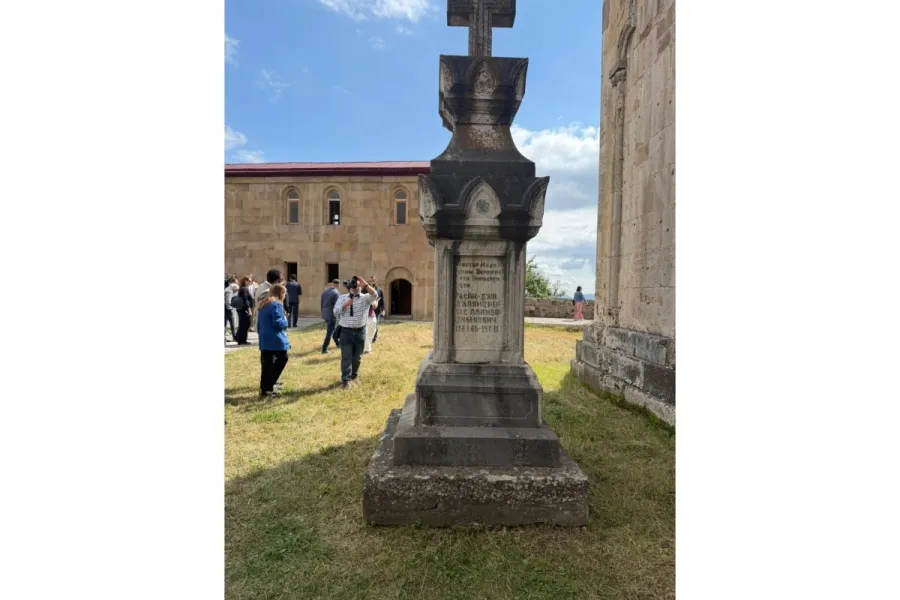 Presidential aide shares post on grave monument of Hasan Jalal Allahverdibekov