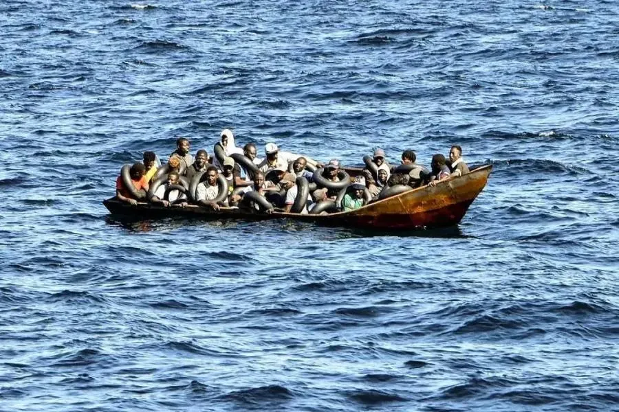The road to Europe turns into tragedy – Migrant boat takes on water
