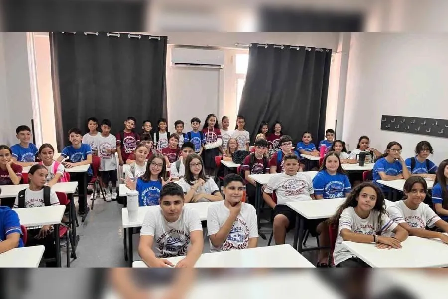 Bu məktəbdə 27 əkiz cütlük oxuyur - Müəllimlər onları necə fəqləndirir?