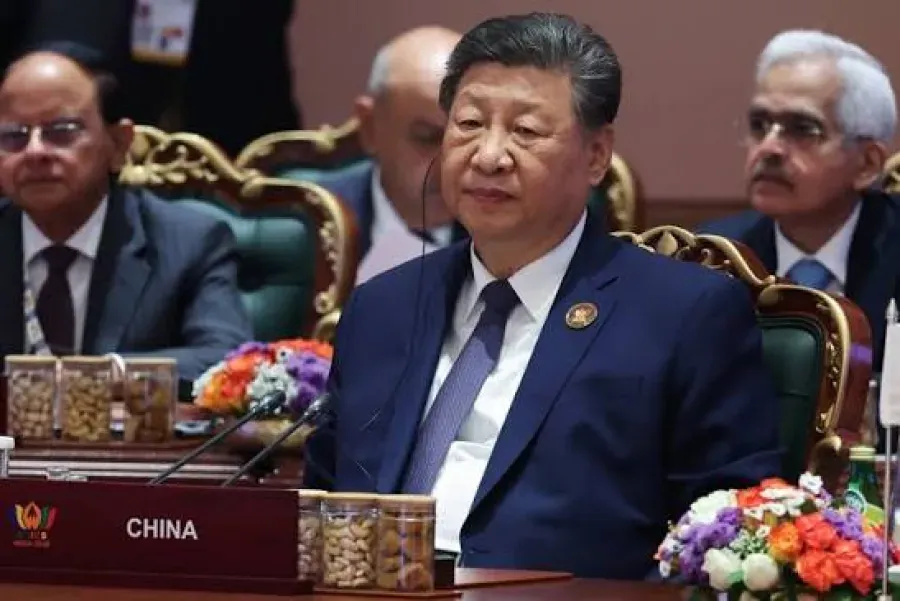 Xi Jinping reportedly collapses in India and is rushed back to China — media