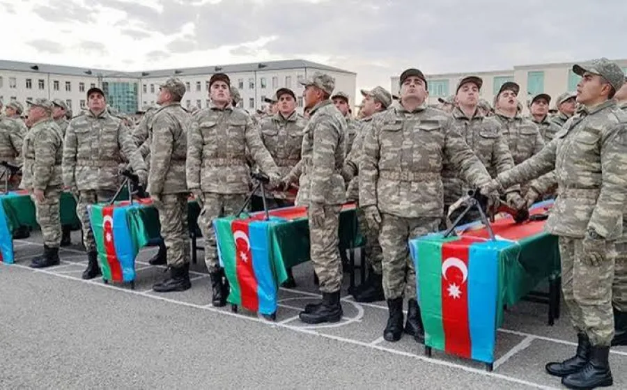 Почему Азербайджан не отказывается от «действительной военной службы»?