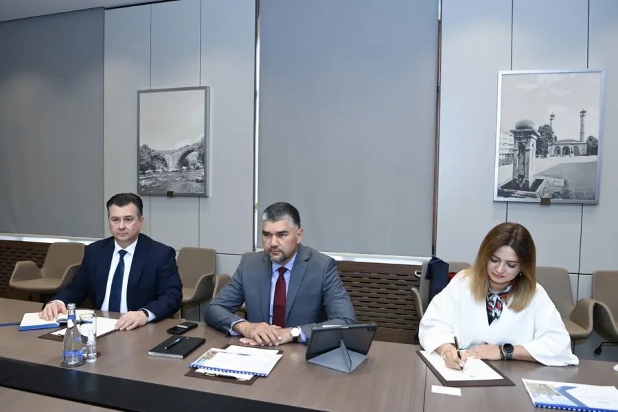 Jeyhun Bayramov mulls development of Middle Corridor with TRACECA head — 1