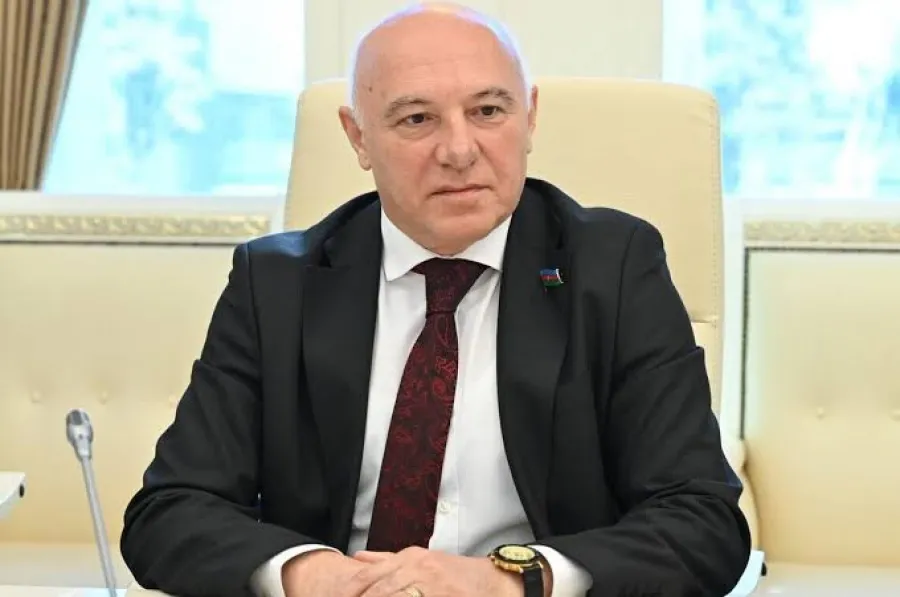 Депутат опоздал на заседание из-за пробки: Те, кто не может решить проблему пробок на дорогах...