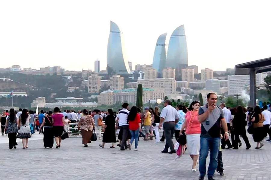 Bakının real əhalisi statistikaları aşdı - İqtisadçı sıxlığın səbəbini açıqladı
