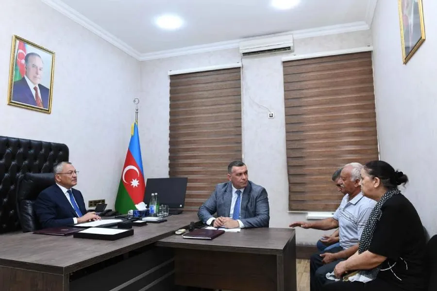 Rövşən Rzayev vətəndaş qəbulu keçirdi