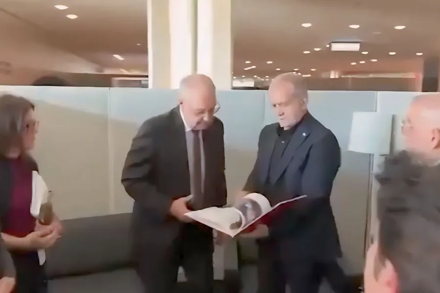 Pezeşkianın İsveçrə prezidentinə maraqlı hədiyyəsi - VİDEO