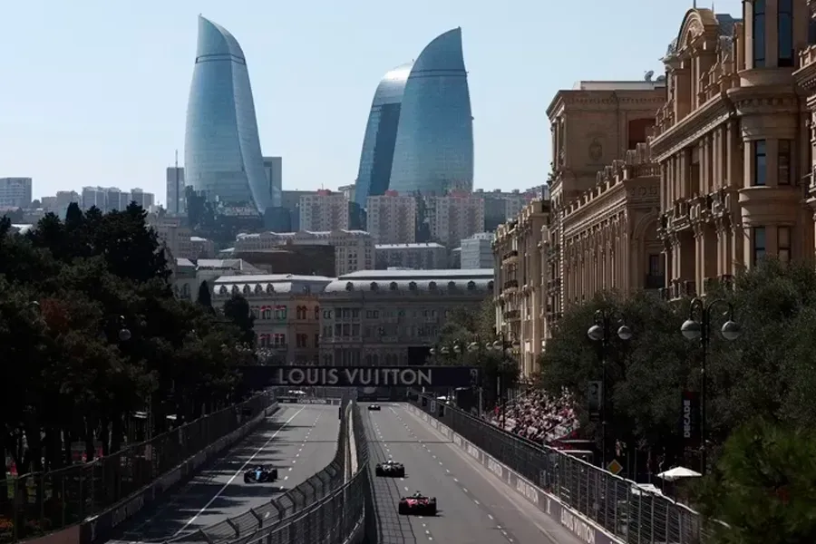Mercedes dominates Baku: George Russell denies rivals a chance in second practice