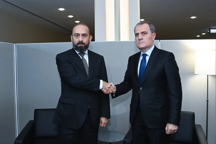 Azərbaycan və Ermənistan birbaşa dialoqu davam etdirmək barədə razılığa gəldi - FOTO