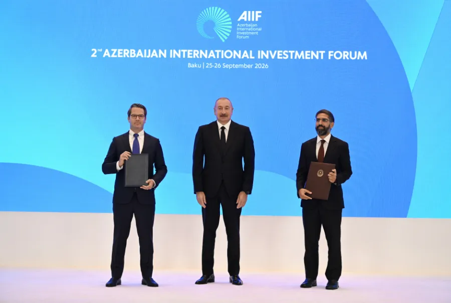 II Azərbaycan Beynəlxalq İnvestisiya Forumunda sənədlər mübadilə edildi — 10