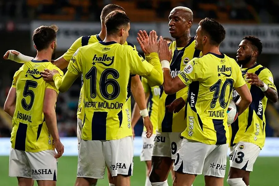 FIFA-dan “Fənərbağça”ya ağır cəza: 3 transfer dövrü qadağa