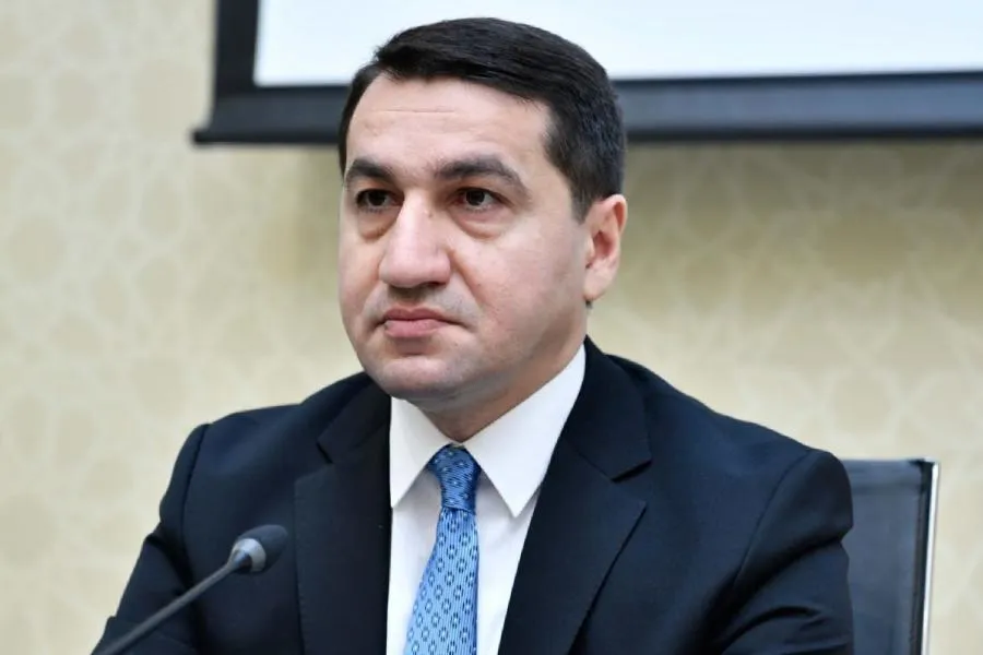 Hikmət Hacıyev: Şəhidlərimizi dərin ehtiram və minnətdarlıqla anırıq