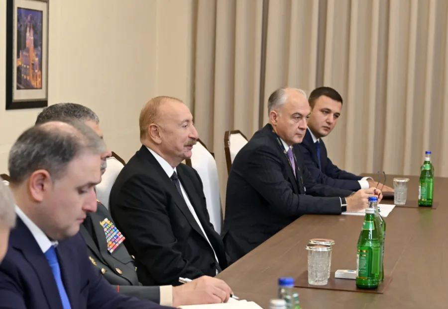 Prezident Birləşmiş Krallığın müdafiə üzrə dövlət nazirini qəbul etdi — 4