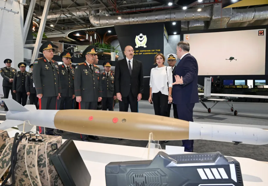 İlham Əliyev "ADEX 2026" və "Securex Caspian" sərgiləri ilə tanış oldu — 5