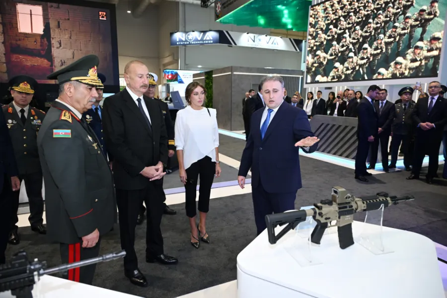 İlham Əliyev "ADEX 2026" və "Securex Caspian" sərgiləri ilə tanış oldu — 7
