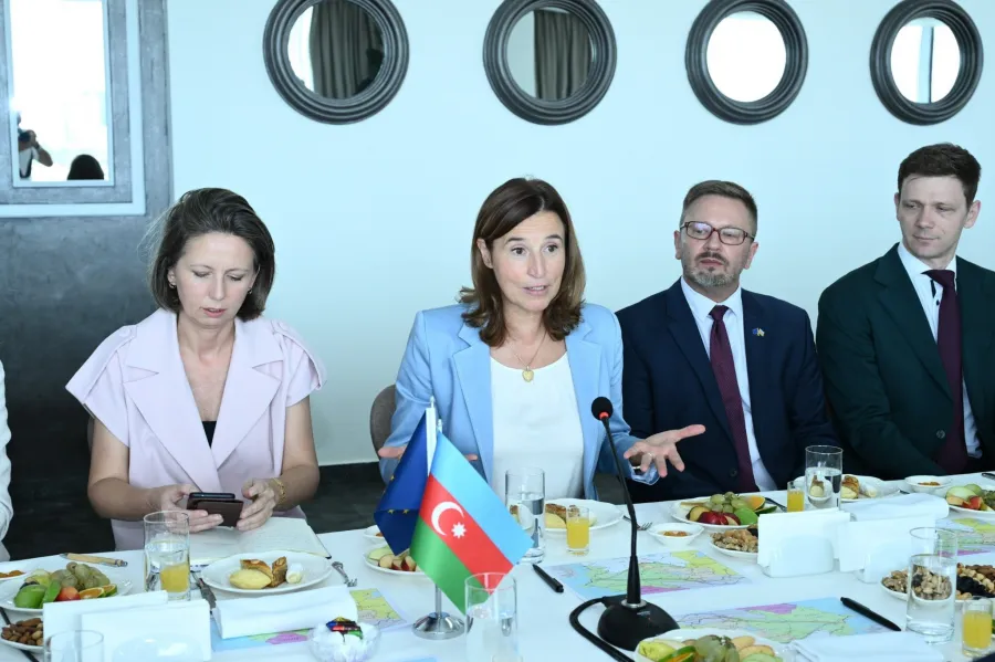 Hikmət Hacıyev: “Ortaq maraqları praktiki nəticələrə çevirmək üçün imkan yaranıb” — 1