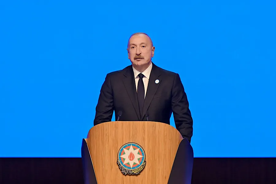 İlham Əliyevdən diqqətçəkən paylaşım: “İrəvanın mərkəzində ucaldılardı” - VİDEO