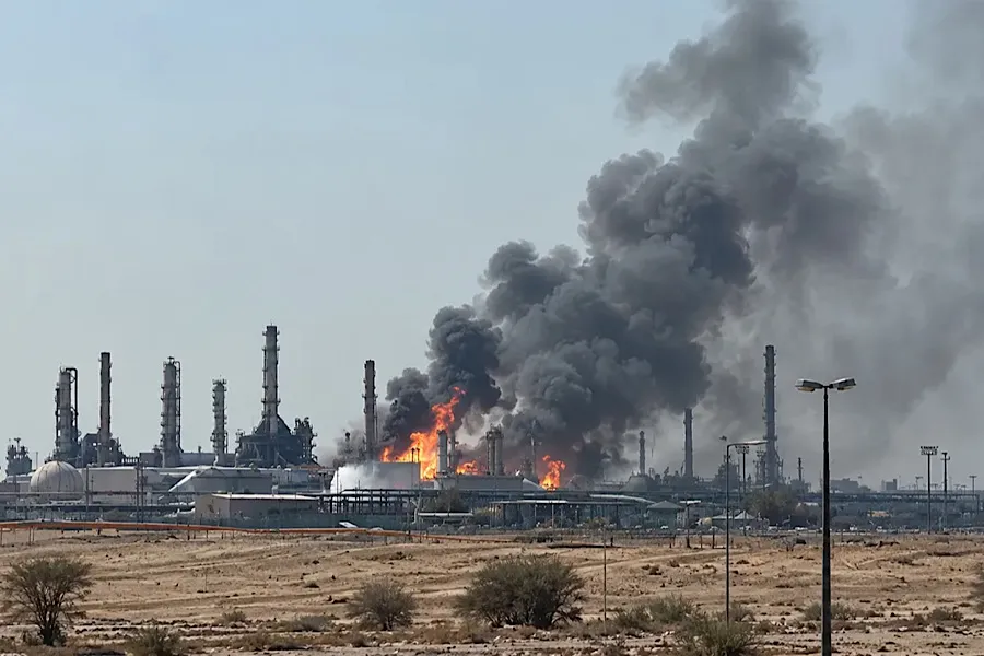 Хуситы заявили об ударе по объекту Aramco в Саудовской Аравии