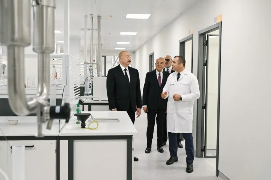 Prezident AÇILIŞDA — 25