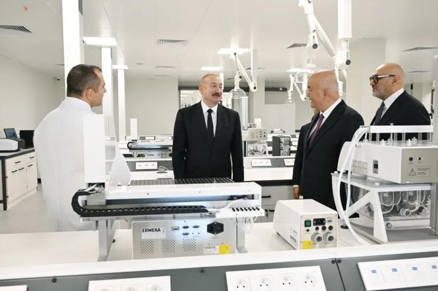 Prezident AÇILIŞDA — 26