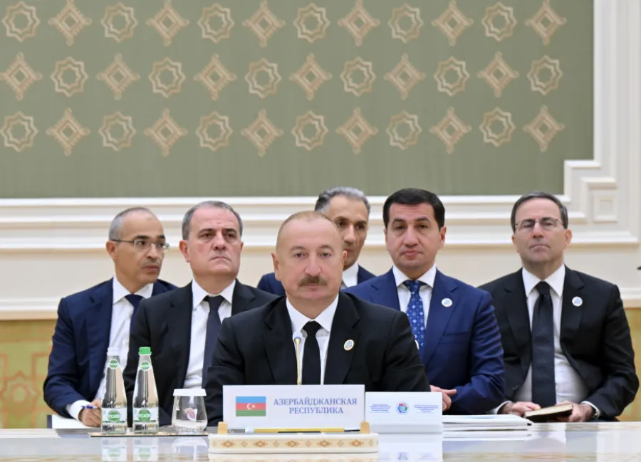 İlham Əliyev Türkmənbaşıda tədbirdə iştirak edir - FOTO