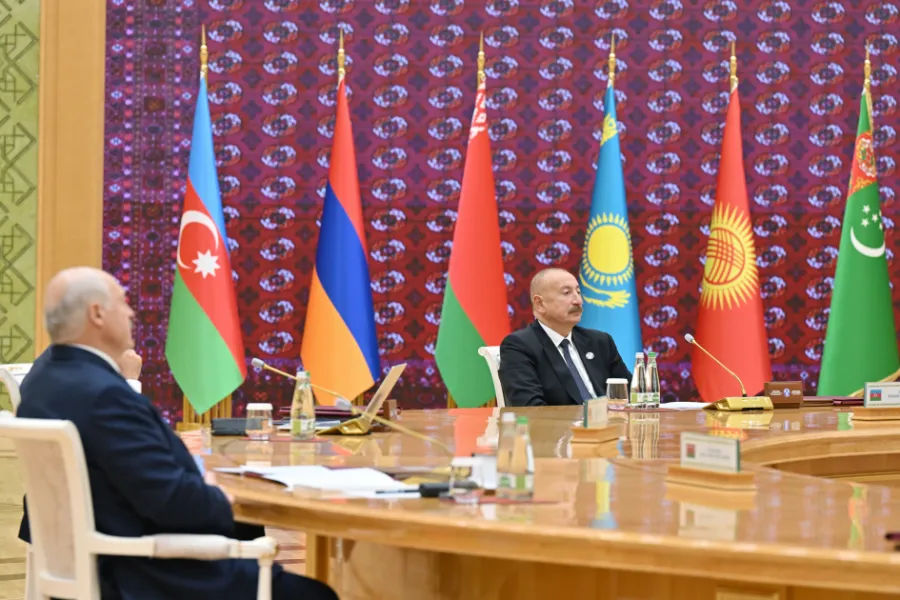 Ilham Aliyev attends restricted-format meeting of CIS Council of Heads of State — 3