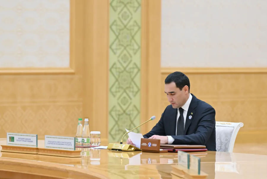 Ilham Aliyev attends restricted-format meeting of CIS Council of Heads of State — 8