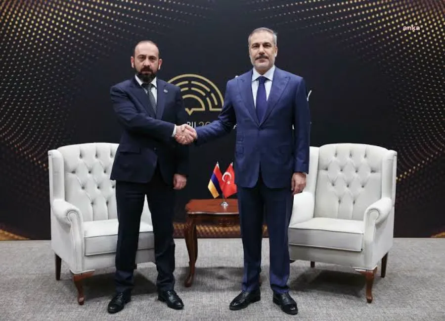 Hakan Fidanla Mirzoyan regional məsələri müzakirə etdi