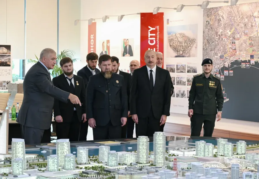 İlham Əliyev Kadırova Bakının dəyişən simasını göstərdi