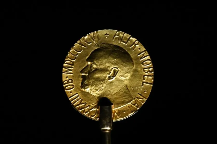 Nobel mükafatı laureatları milyonlarla dolları nəyə xərcləyirlər?