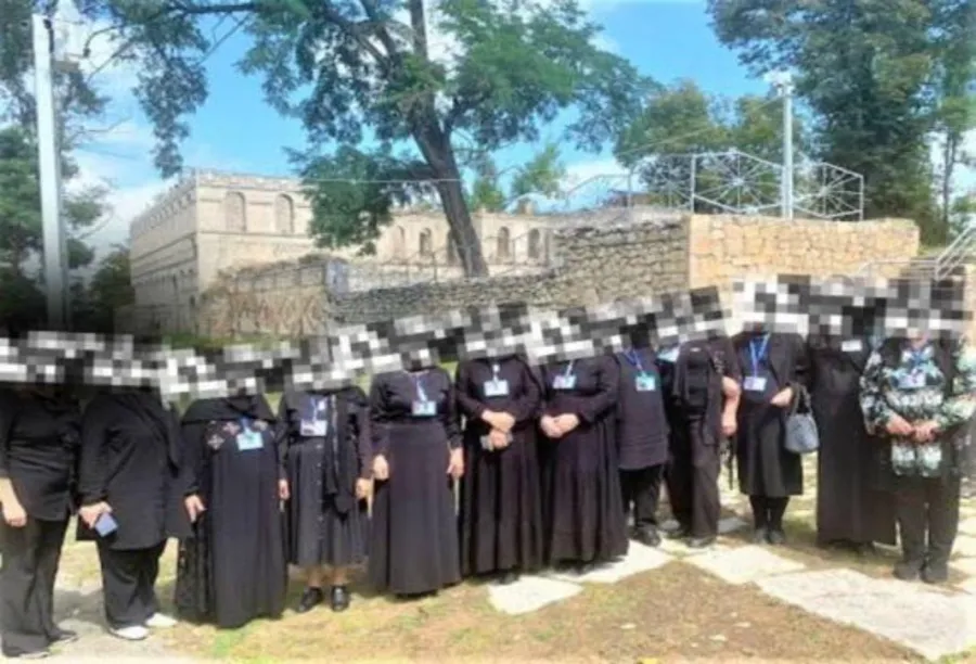 Erməninin şəhid etdiyi oğulun anasını İran qara çadraya bürüdü